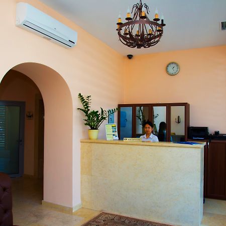 Royal Petrol Hotel Алматы Экстерьер фото