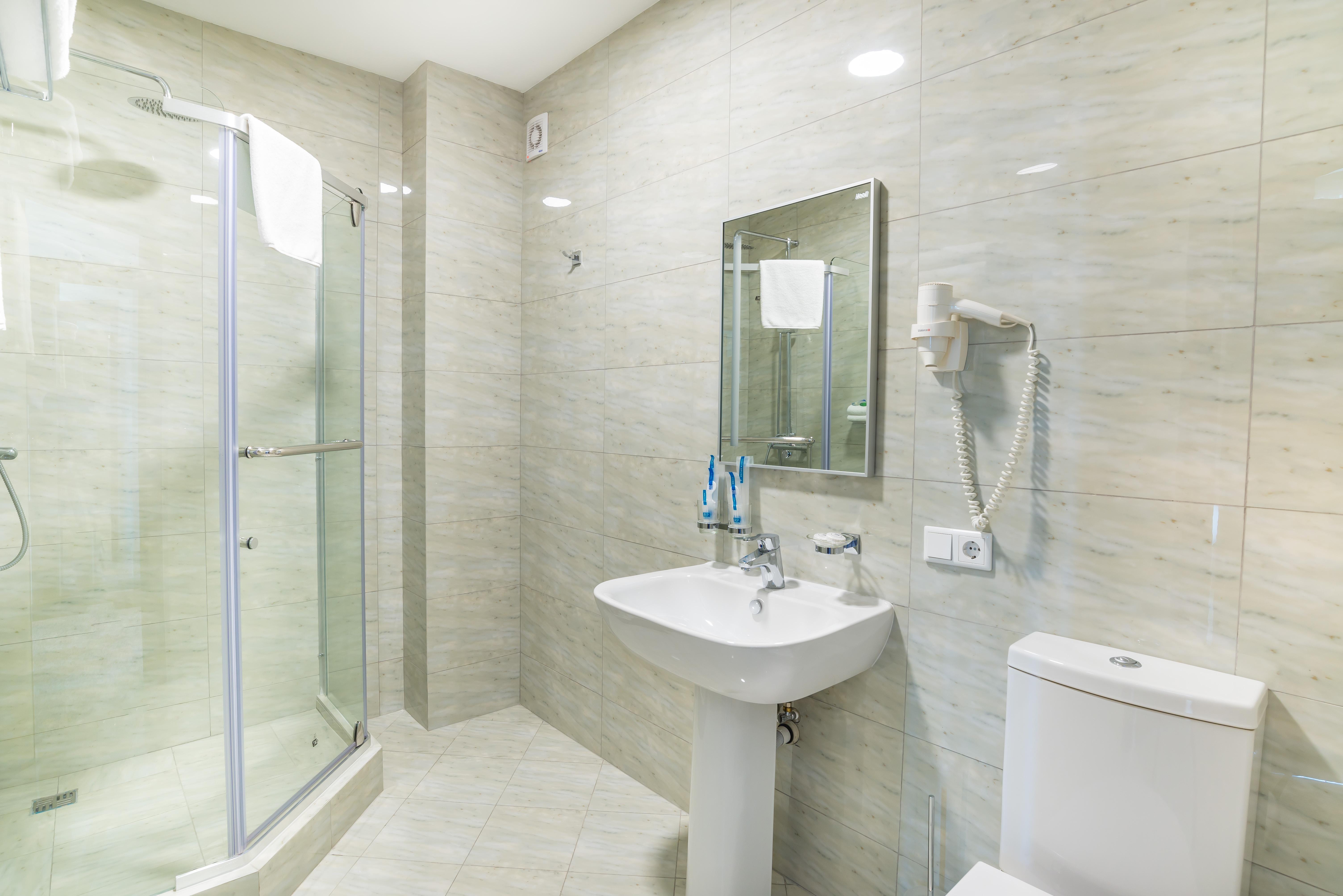 Royal Petrol Hotel Алматы Экстерьер фото