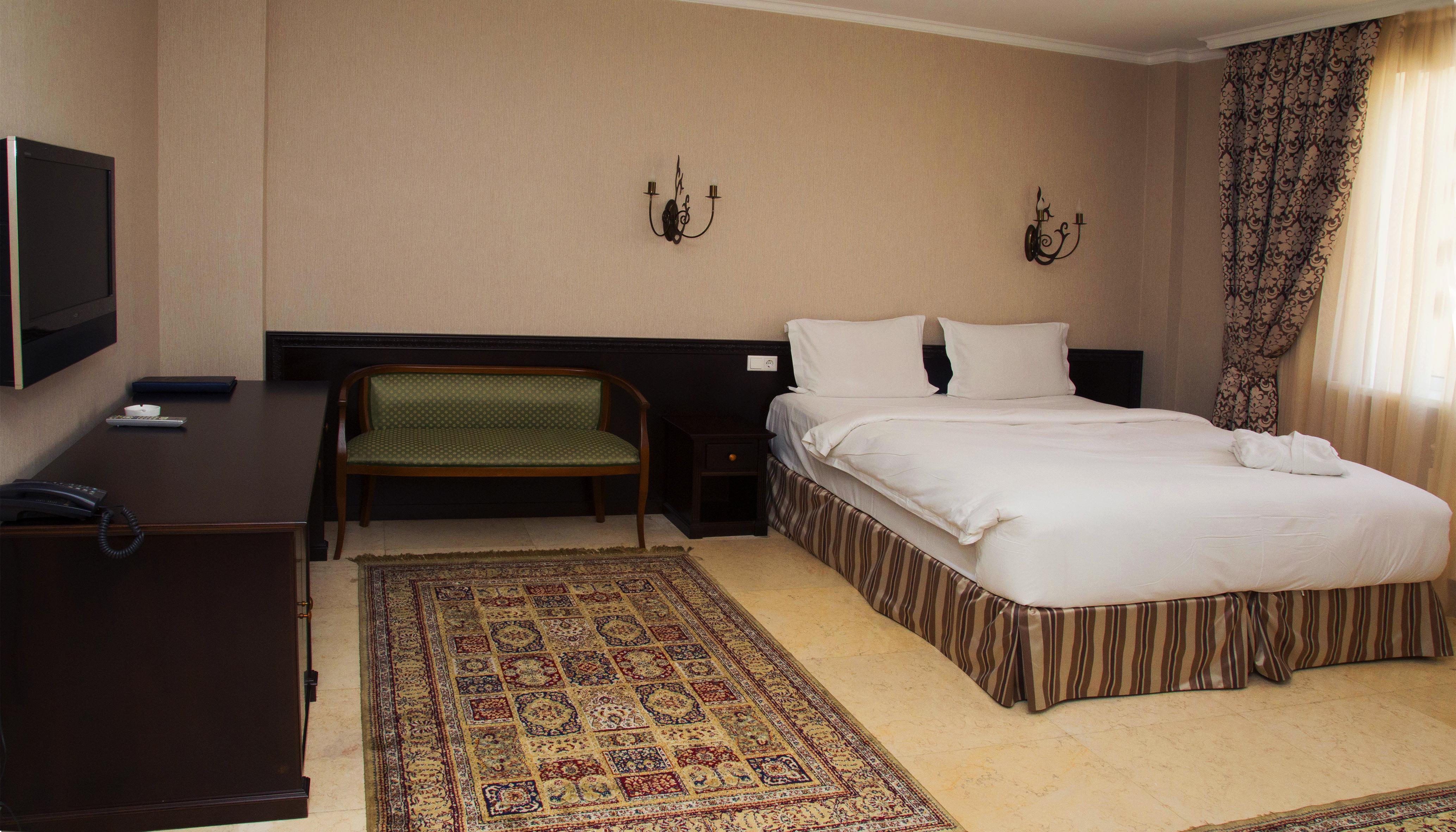 Royal Petrol Hotel Алматы Экстерьер фото